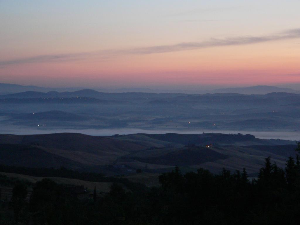 Le Rogheta Villa Campiglia dʼOrcia Eksteriør billede